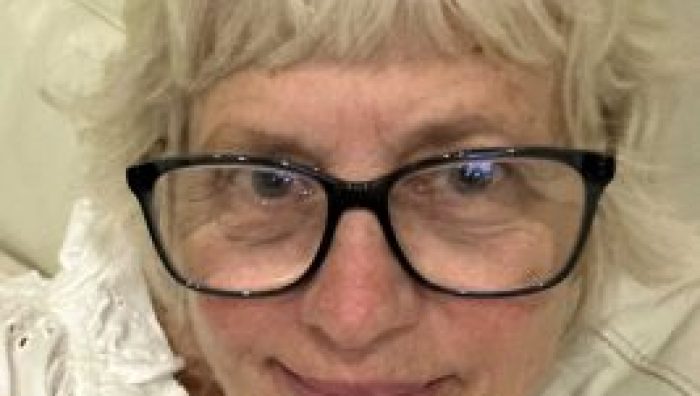 Anna_Bonshek_Profile Pic lr