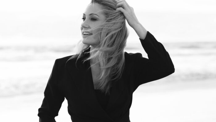 CarolynD_profile_pic_2 2 Carolyn Donovan