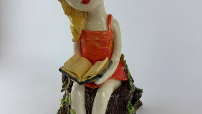 Monte Lupo_Seated Lady on Tree stump