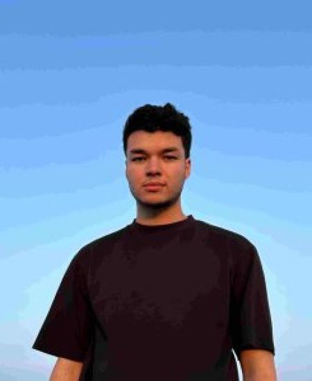 Nicholas_Tossmann_Profile Pic lr