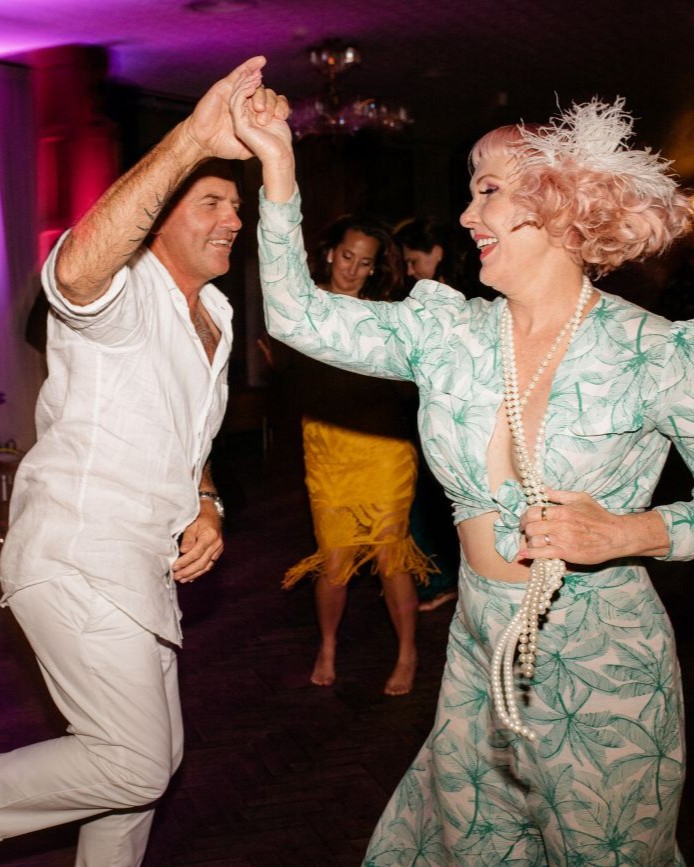 chrissy & ray dancing at wedding_cover