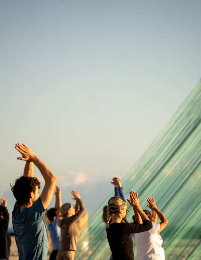 crop_Alejandro-Propato_SAILING-THE-BEACH_Image-by-Matt-Burt_Yam-with-Maggie_2-1