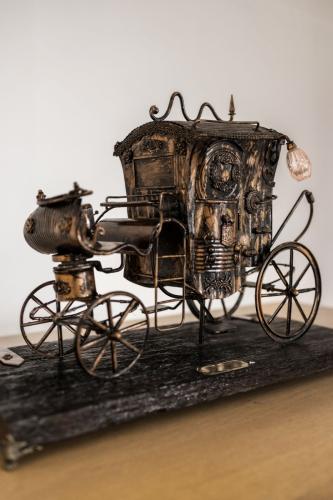 Joseph Cerdor | Chariot | Image by Leximagery